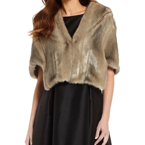 Eliza J Faux Fur Capelet – Size Large – Vintage-Inspired - Picture 4 of 10